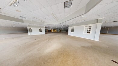 6025 W Saginaw Hwy, Lansing, MI à vendre Photo intérieure- Image 1 de 24