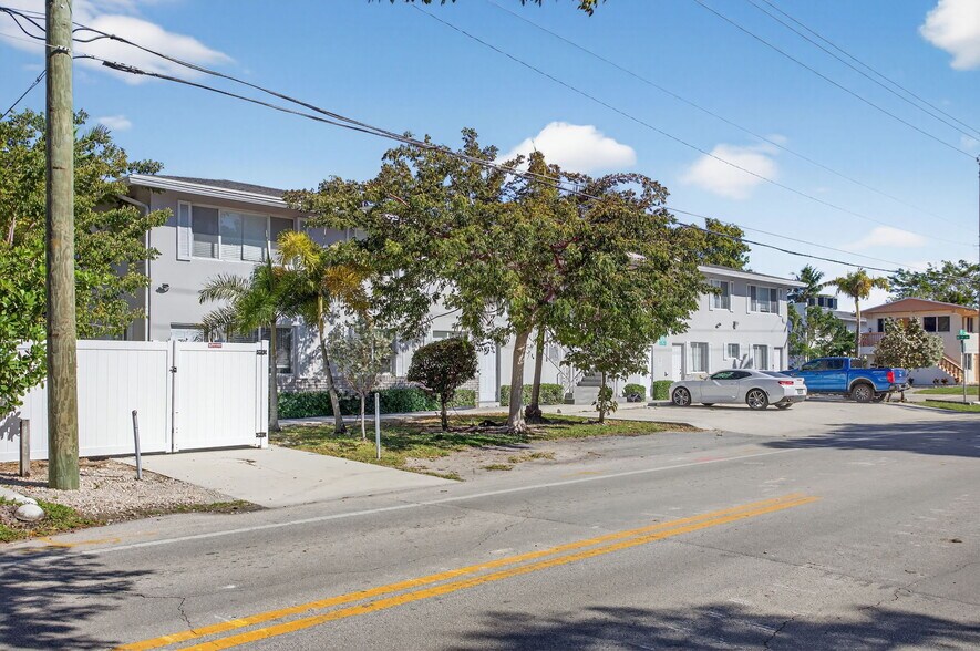 825 NE 6th St, Fort Lauderdale, FL à vendre - Photo du bâtiment - Image 2 de 31