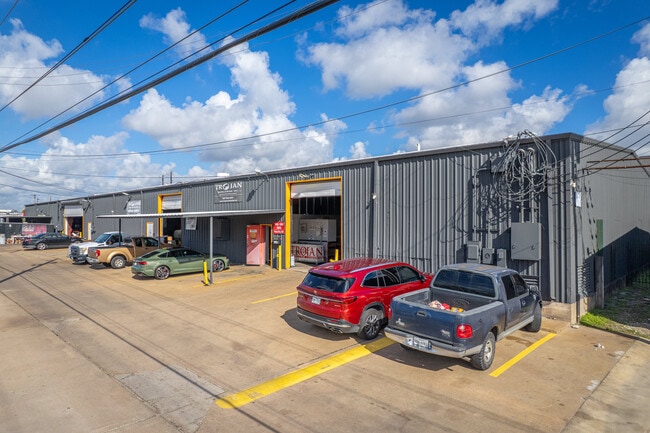 More details for 3306 Ella Blvd, Houston, TX - Industrial for Lease