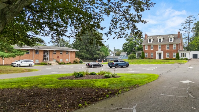 More details for 257 E Center St, Manchester, CT - Office for Lease