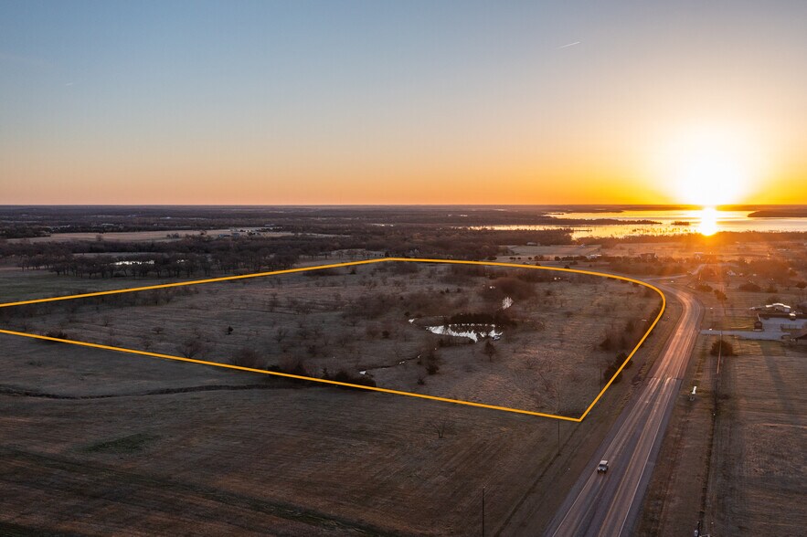 4902 E Lone Oak Rd, Valley View, TX à vendre - Photo du bâtiment - Image 2 de 5