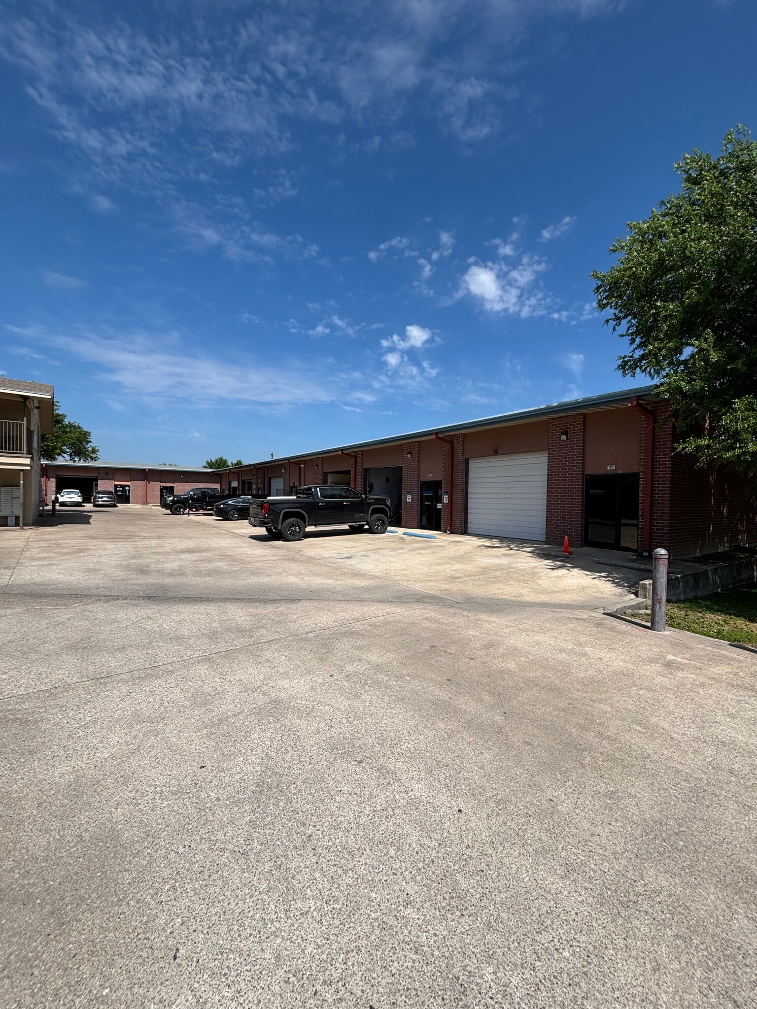 902 Old Austin Hutto Rd, Pflugerville, TX à louer Photo du bâtiment- Image 1 de 8