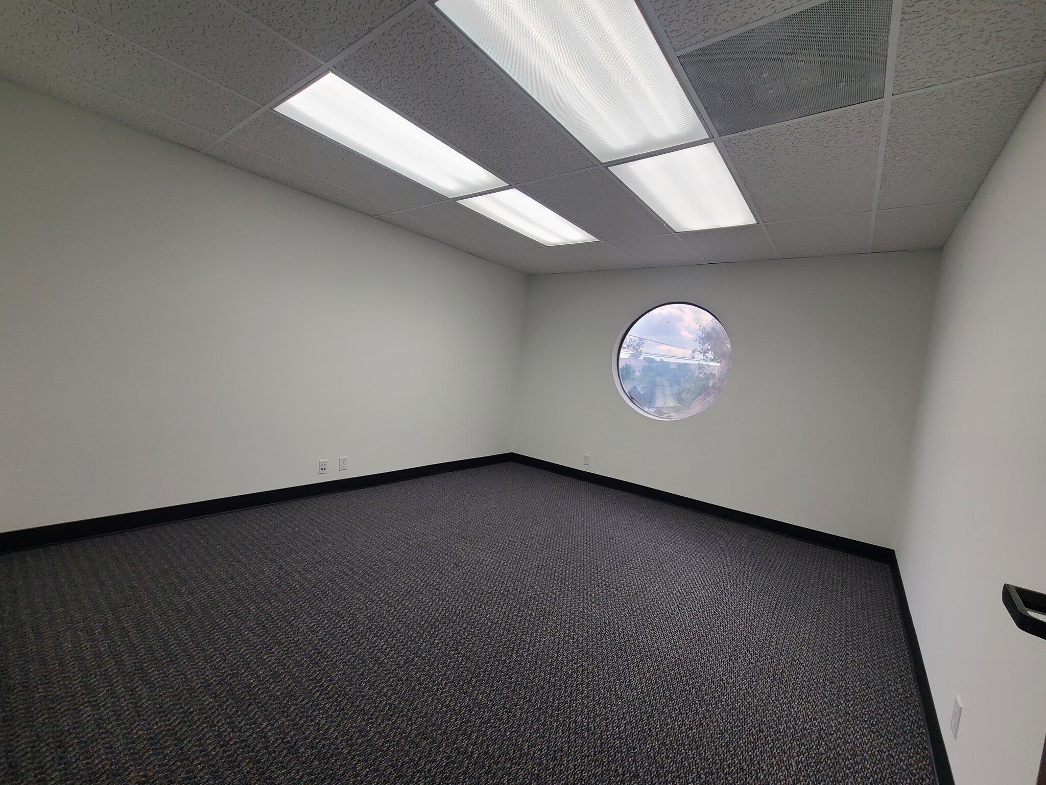 4025 Spencer St, Torrance, CA for lease Interior Photo- Image 1 of 9