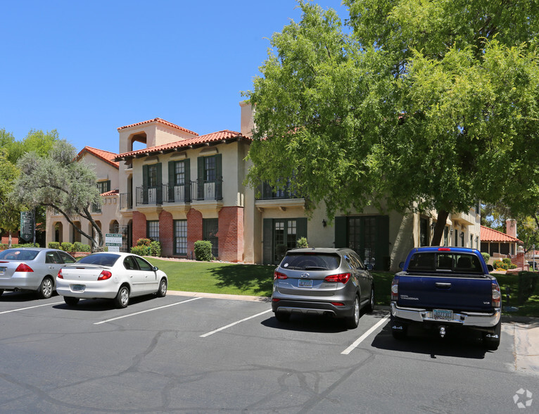 6617 N Scottsdale Rd, Scottsdale, AZ à louer - Photo du bâtiment - Image 3 de 8