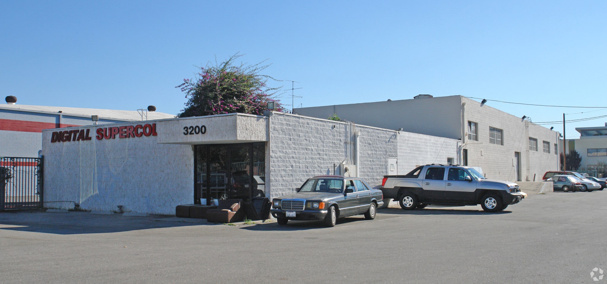 3200 Olympic Blvd, Santa Monica, CA for lease Primary Photo- Image 1 of 7