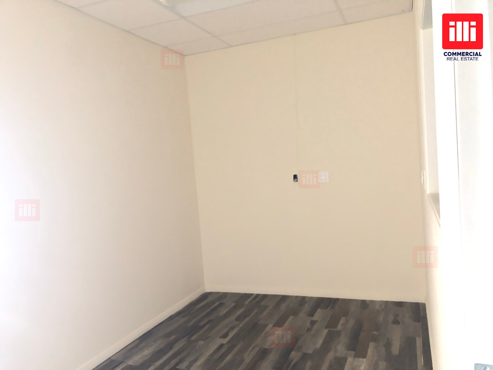 20861-20871 Lassen St, Chatsworth, CA for lease Interior Photo- Image 1 of 5