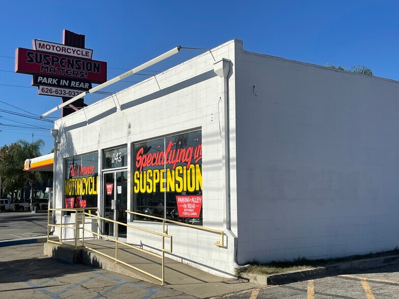 1143 W Foothill Blvd, Azusa, CA à vendre - Photo du bâtiment - Image 3 de 10