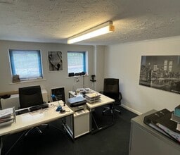 Witney Rd, Poole for lease Interior Photo- Image 2 of 5