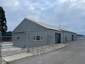 2990 Portland Rd NE, Salem, OR for lease Building Photo- Image 1 of 5