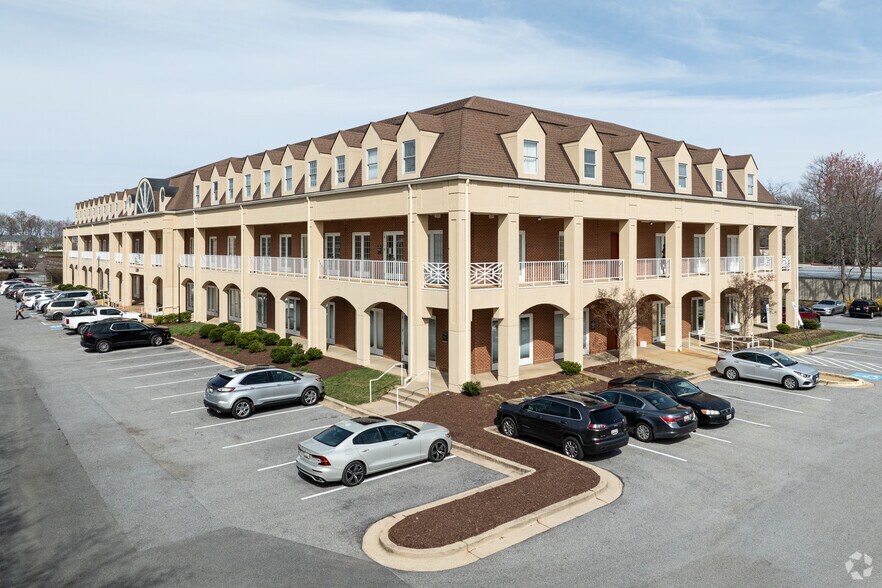 12070 Old Line Ctr, Waldorf, MD à louer - Photo du bâtiment - Image 2 de 27