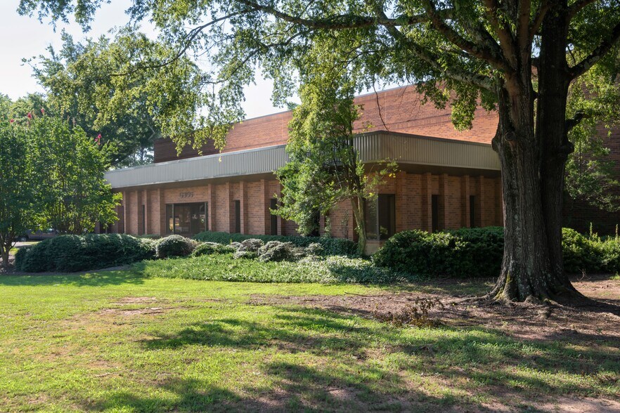 5355 Morse Dr, Decatur, GA à louer - Photo du bâtiment - Image 2 de 8