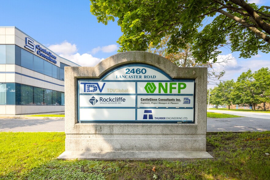 2460 Lancaster Rd, Ottawa, ON à louer - Photo du bâtiment - Image 3 de 9