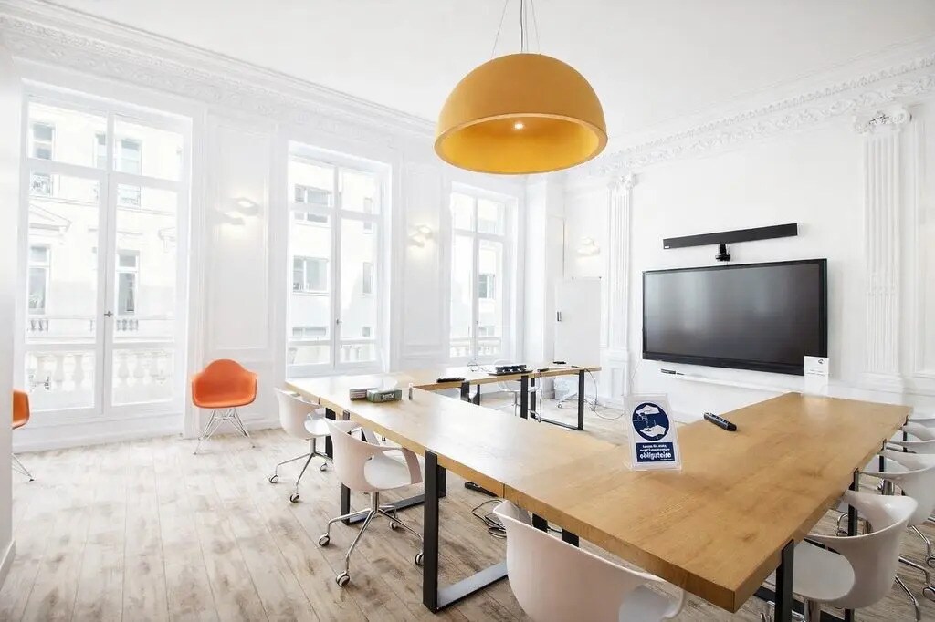 Office in Paris for lease Building Photo- Image 1 of 10