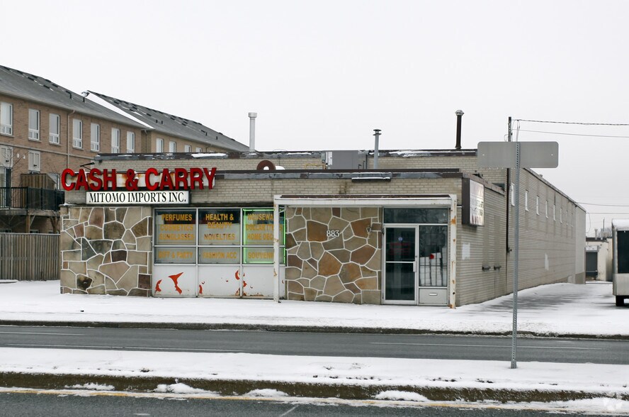 883 Islington Ave, Toronto, ON à louer - Photo du bâtiment - Image 2 de 2