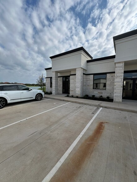 5501 Cabrera Ln, Sugar Land, TX for lease - Building Photo - Image 3 of 15