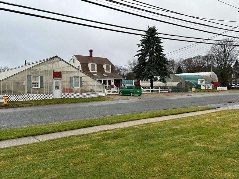 482 Sylvan Ave, Bayport, NY à vendre - Photo du bâtiment - Image 3 de 21