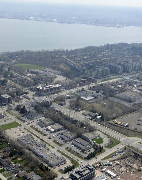 1062-1074 Cooke Blvd, Burlington, ON à vendre - Photo du bâtiment - Image 1 de 4