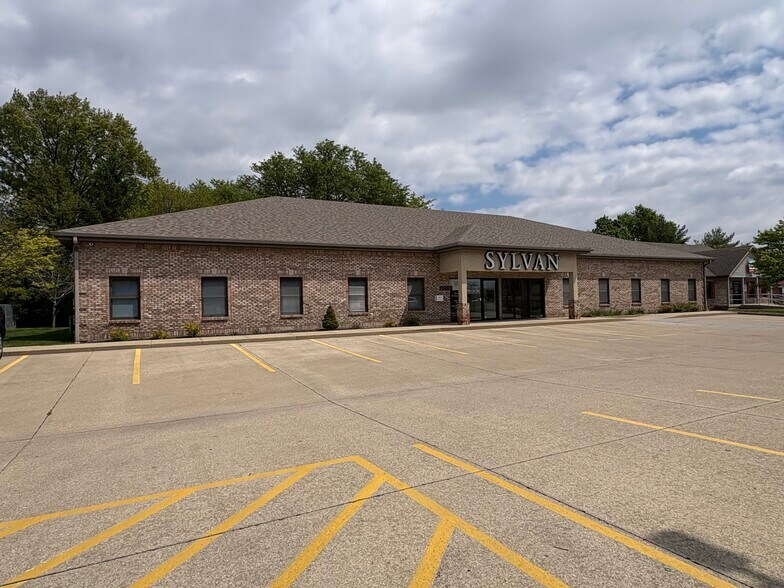 4050 Britt Farm Dr, Lafayette, IN à louer - Photo du bâtiment - Image 2 de 20