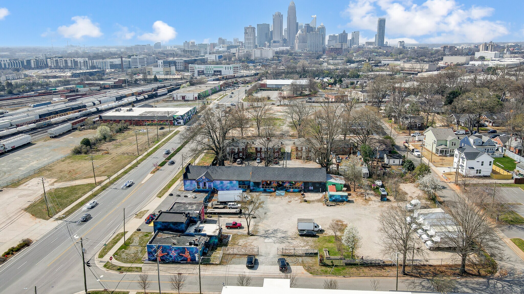 1725 N Tryon St N, Charlotte, NC à vendre Photo du bâtiment- Image 1 de 43