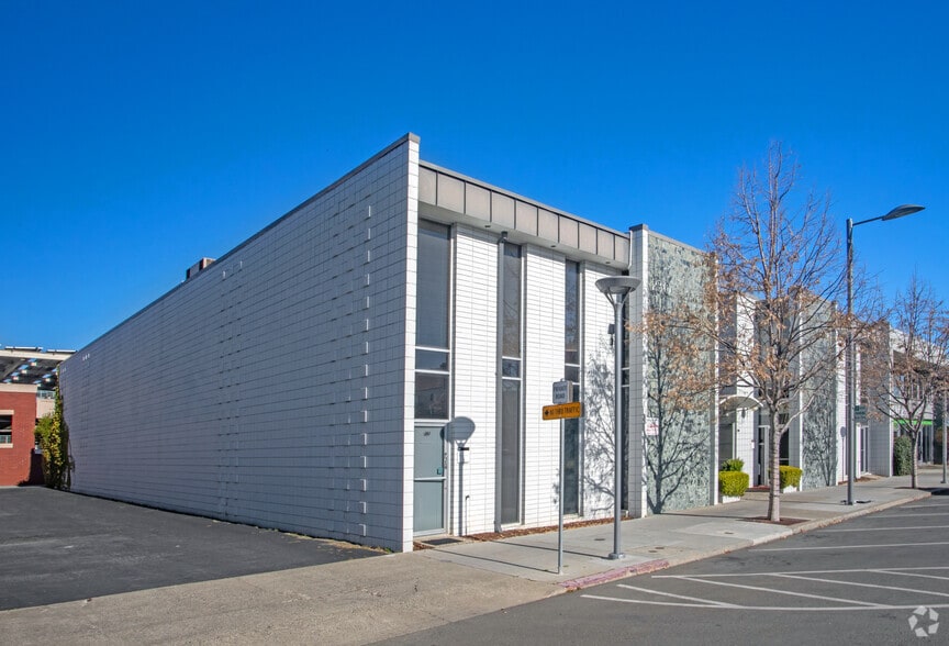 230 California Ave, Palo Alto, CA for lease - Building Photo - Image 1 of 1