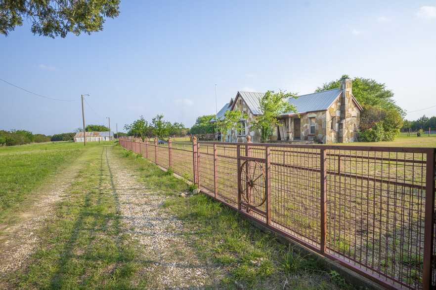 10425 US- 67, Cleburne, TX à vendre - Photo principale - Image 1 de 1