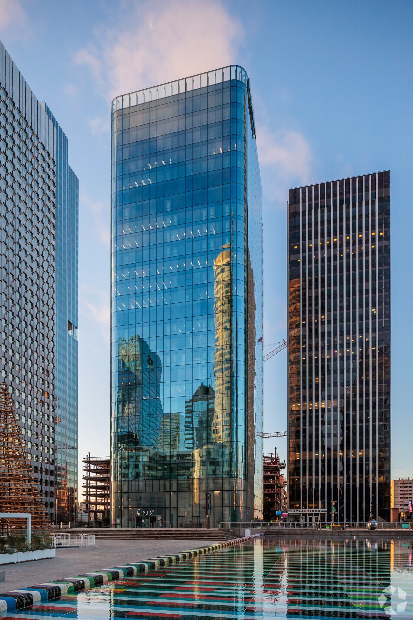 Bureau dans 77 Esplanade Du Général De Gaulle, Puteaux à louer Photo principale- Image 1 de 4