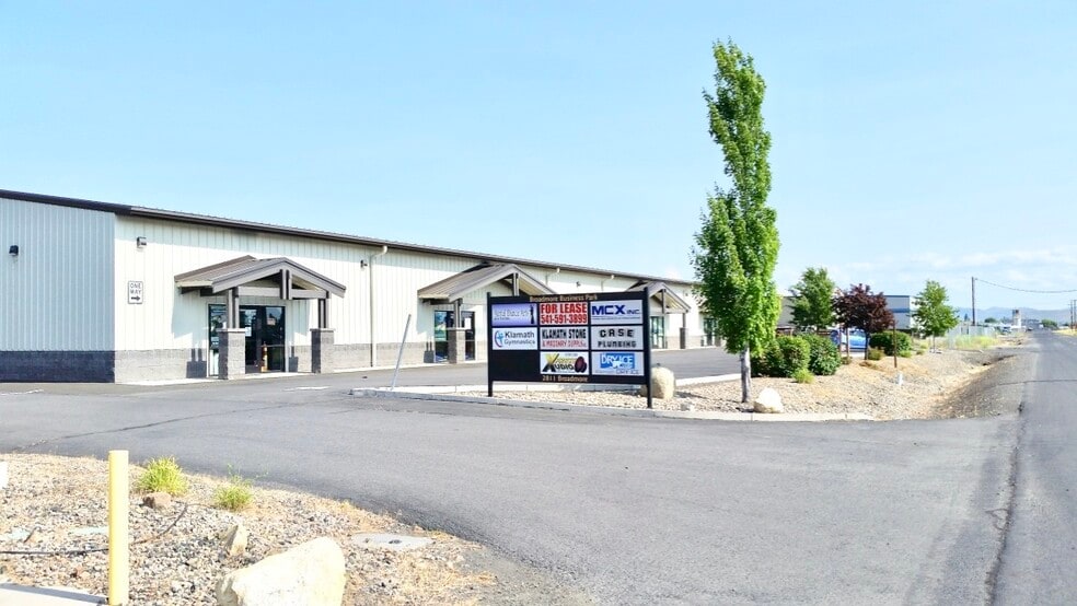 2811 Broadmore St, Klamath Falls, OR for lease - Building Photo - Image 3 of 4