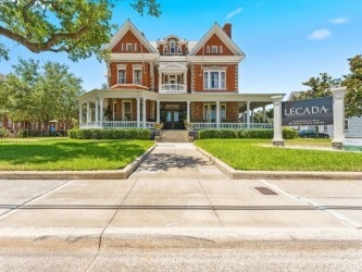341 S Plant Ave, Tampa, FL for lease - Building Photo - Image 2 of 9