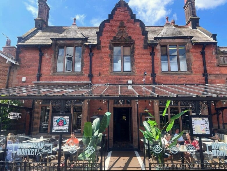 4 Dicconson Ter, Lytham St Annes for lease - Building Photo - Image 3 of 11