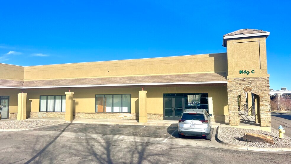 4104 Outlook Blvd portefeuille de 4 propriétés à vendre sur LoopNet.ca - Photo du bâtiment - Image 2 de 19