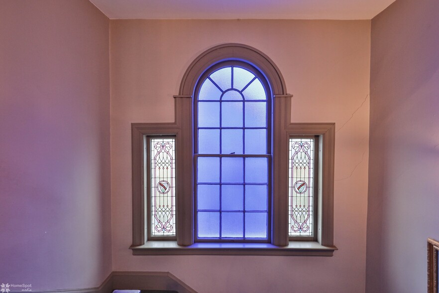 134 Broadway, Bangor, PA for sale - Interior Photo - Image 2 of 38