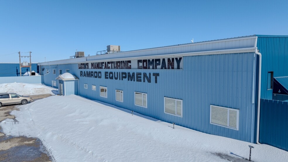 135 York Street E St, Yorkton, SK for sale - Building Photo - Image 2 of 27