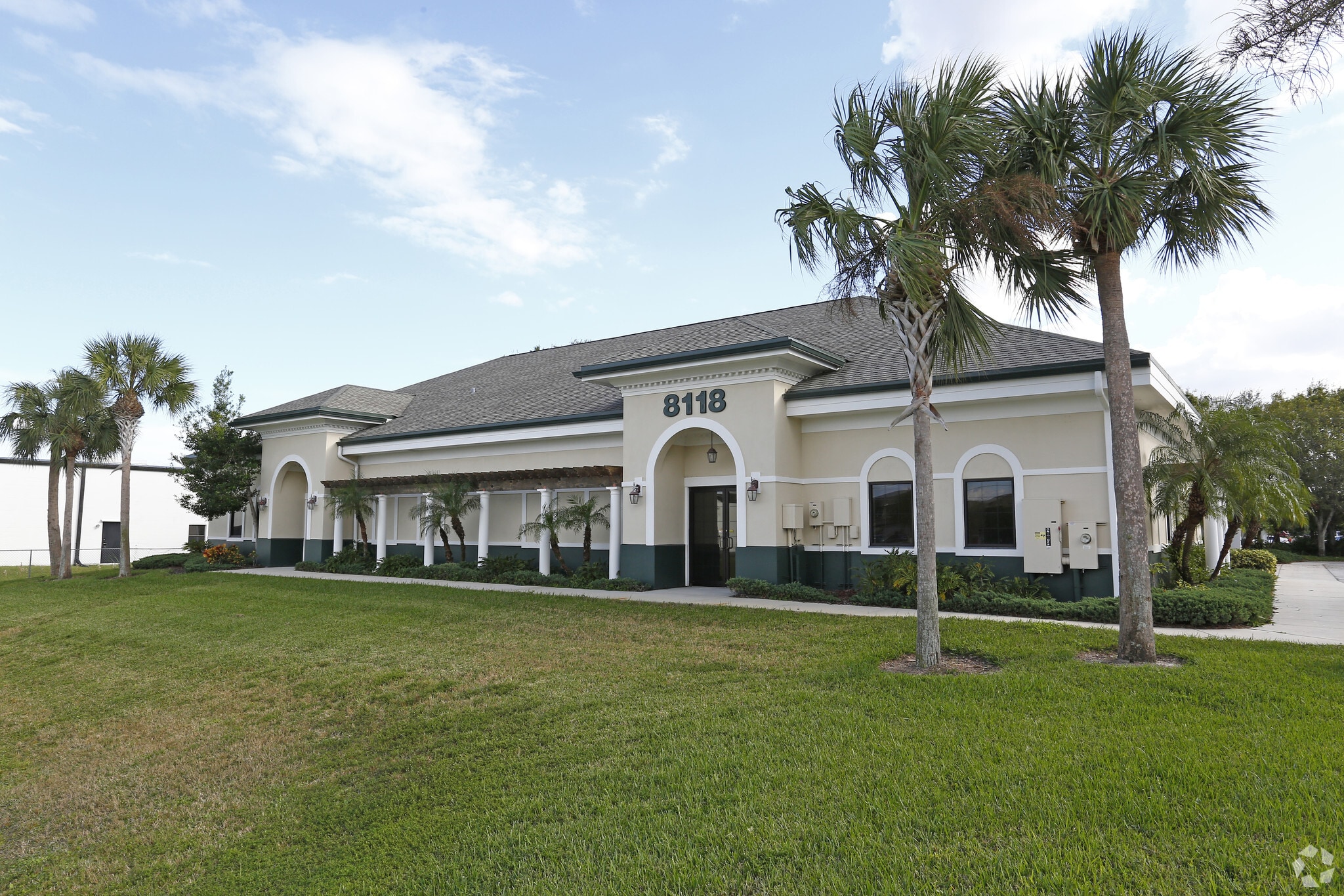 8118 118th Ave N, Largo, FL for sale Primary Photo- Image 1 of 11