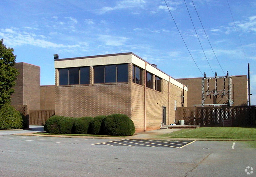 4350 Peachtree Industrial Blvd, Peachtree Corners, GA à louer - Photo principale - Image 1 de 2