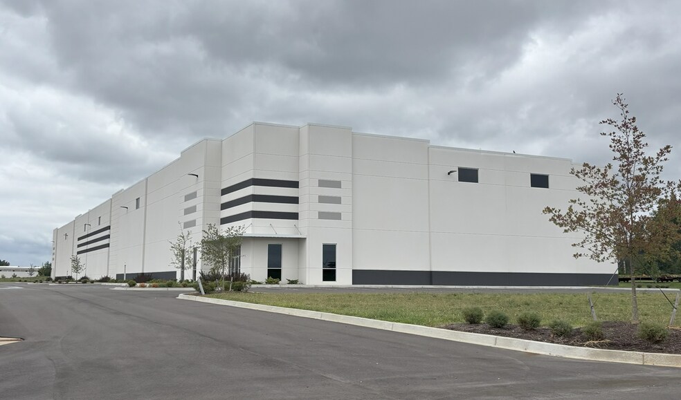230 Paul Garrett Ave, Jeffersonville, IN à louer - Photo du bâtiment - Image 1 de 1