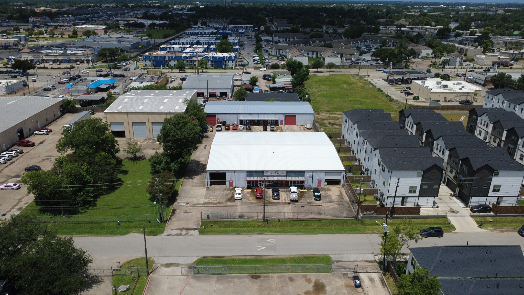 1905 Johanna Dr, Houston, TX à vendre Photo du bâtiment- Image 1 de 7