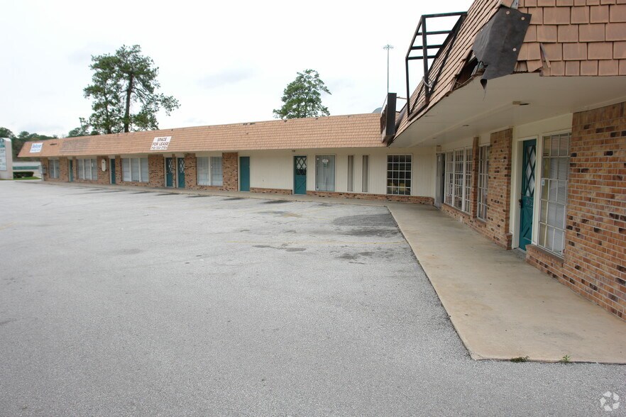 26722-26734 I-45 Fwy N, Spring, TX à louer - Photo du bâtiment - Image 2 de 8
