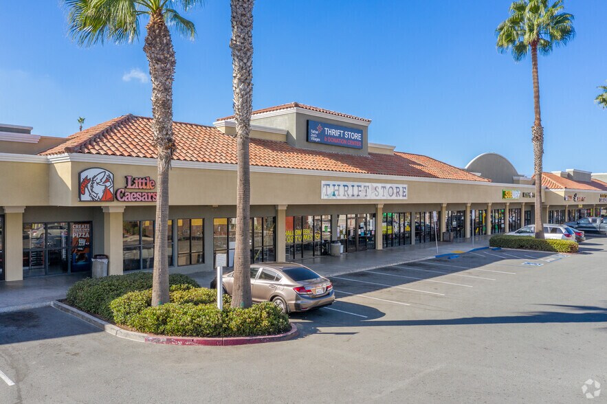 1515-1555 Palm Ave, San Diego, CA à louer - Photo du bâtiment - Image 3 de 8