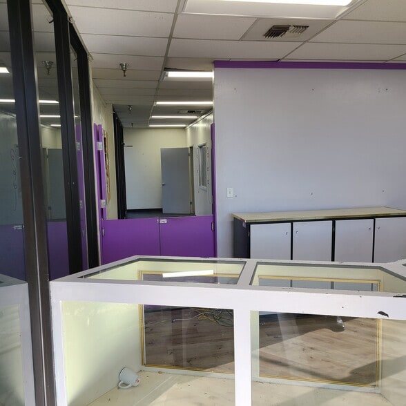 4520 Stine Rd, Bakersfield, CA for lease - Interior Photo - Image 3 of 10