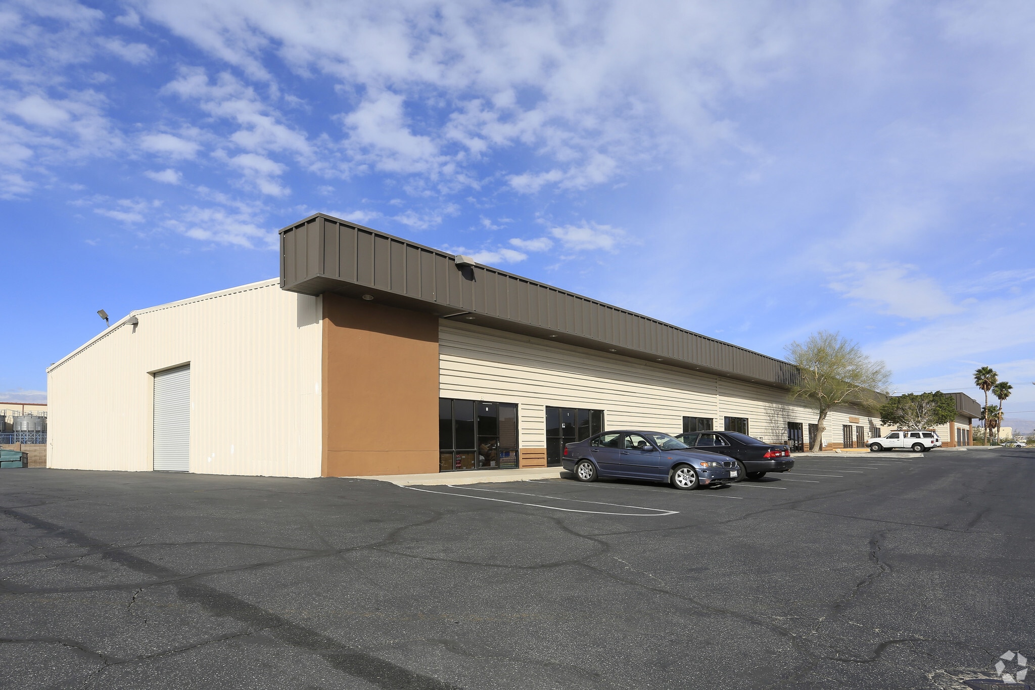 19345 N Indian Canyon Dr, North Palm Springs, CA for lease Primary Photo- Image 1 of 21