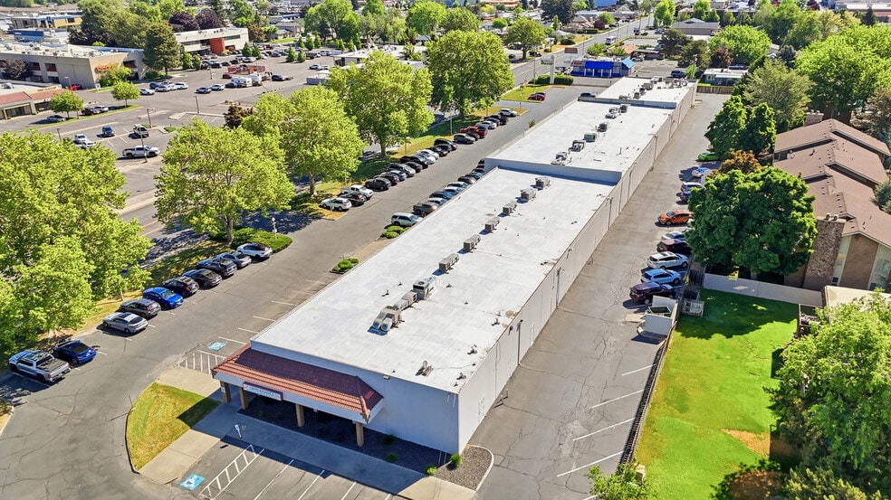 3321 W Kennewick Ave, Kennewick, WA for lease - Building Photo - Image 2 of 9