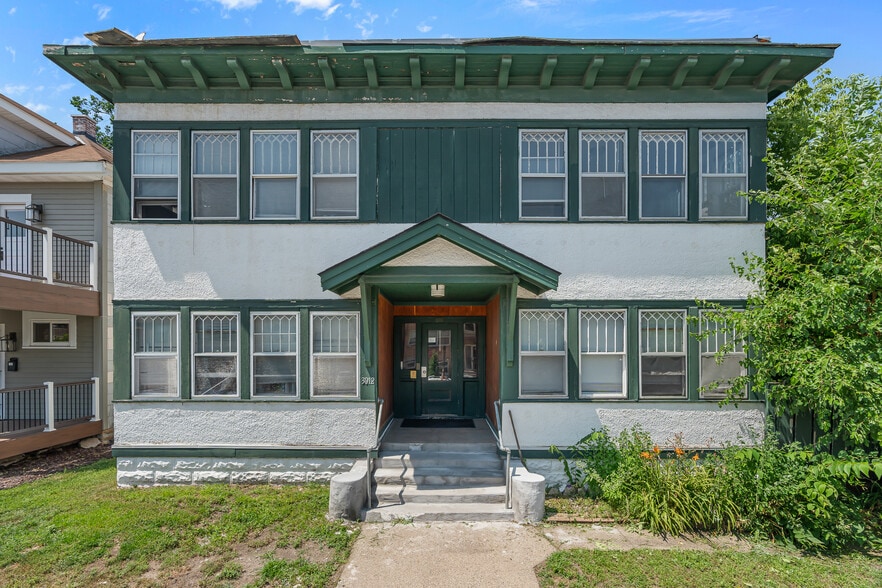 3012 Bryant Ave S, Minneapolis, MN à vendre - Photo du bâtiment - Image 2 de 28