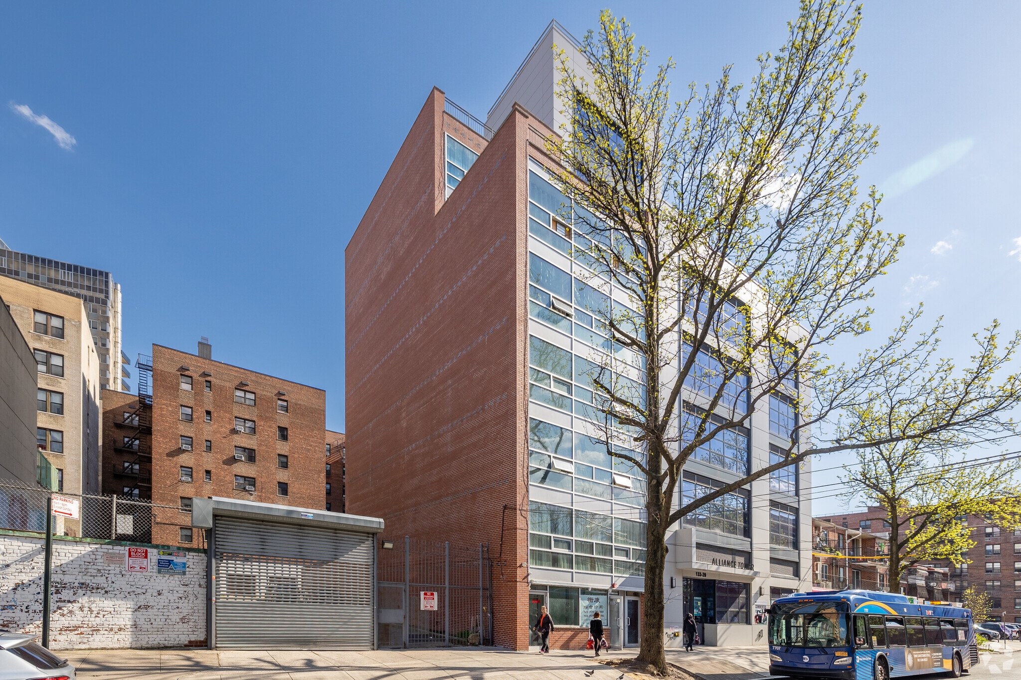 13324 41st Rd, Flushing, NY à vendre Photo du bâtiment- Image 1 de 9