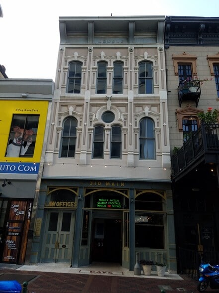 310 Main St, Houston, TX à louer - Photo du bâtiment - Image 1 de 9