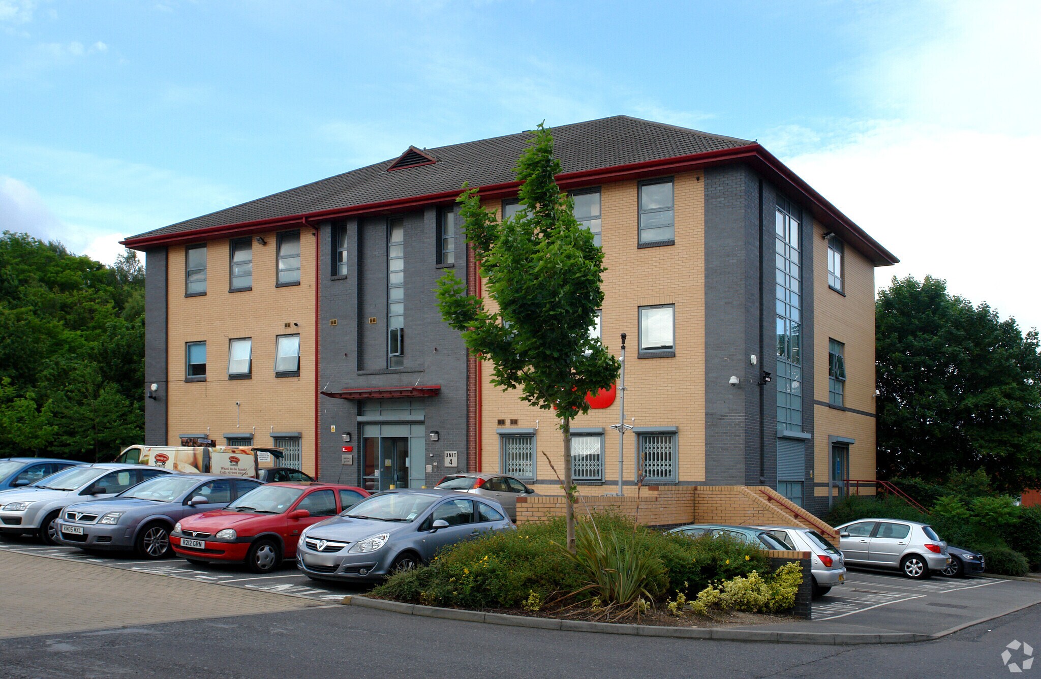 Elland Rd, Leeds for lease Primary Photo- Image 1 of 3