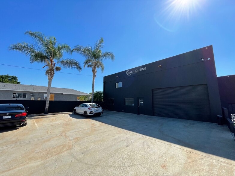 300-308 E 2nd Ave, La Habra, CA for sale - Building Photo - Image 3 of 13