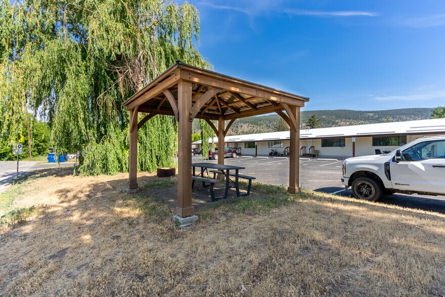1801 Chapman St, Merritt, BC à vendre - Photo du bâtiment - Image 3 de 31