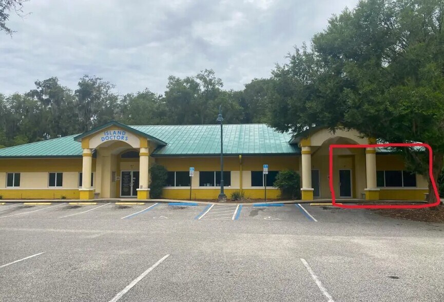 811 N Summit St, Crescent City, FL à louer - Photo du bâtiment - Image 2 de 6