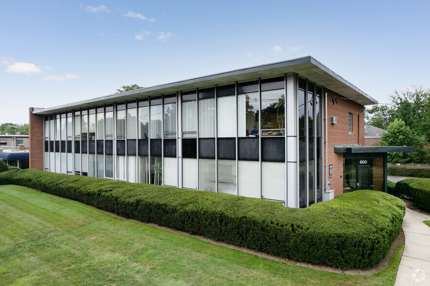 600 Palisade Ave, Englewood Cliffs, NJ for lease - Building Photo - Image 1 of 14