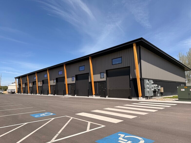 4962 S 3300 W, Rexburg, ID for lease - Building Photo - Image 1 of 26